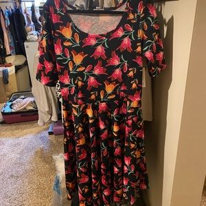 Nwt Lularoe Nicole tulips